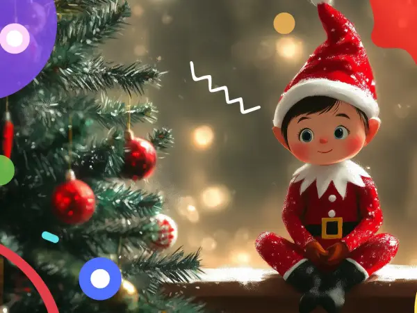 Un elfo seduto vicino all'albero di Natale. Scopri come funziona l'elf on the shelf per portare magia!
